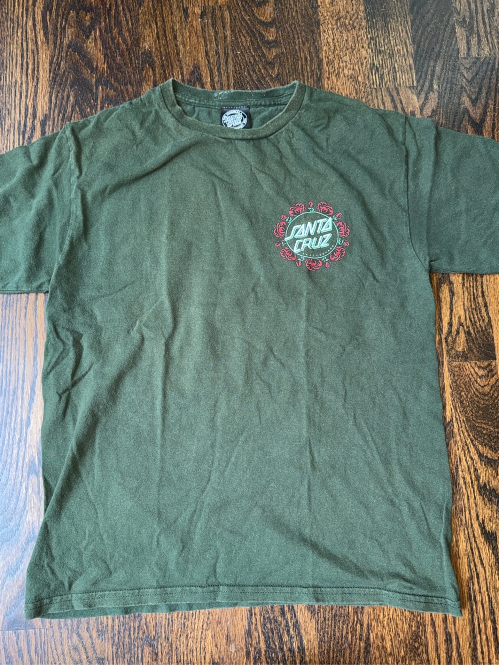 Santa Cruz Skateboards Short Sleeve Roses t shirt boys size large